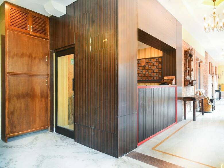 Capital O 35409 Hotel Megh Niwas