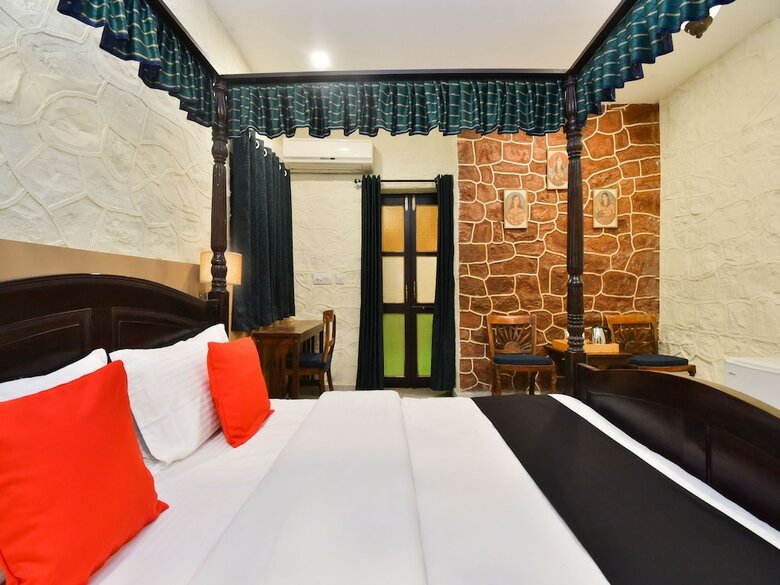 Capital O 35409 Hotel Megh Niwas