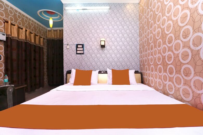Spot On 29647 Hotel Kamal