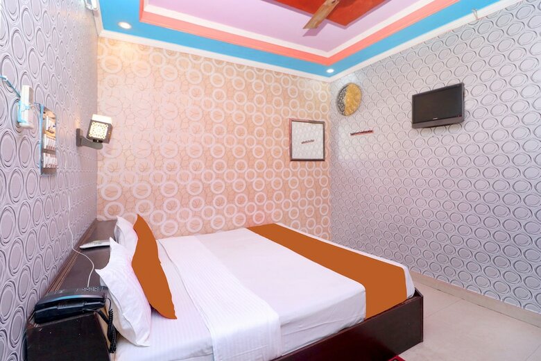 Spot On 29647 Hotel Kamal