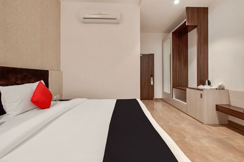 Hotel Capital O 30351 S B Excellency