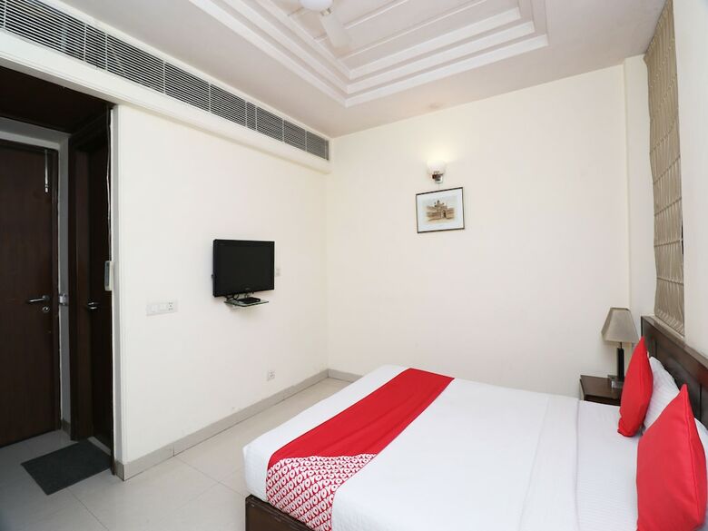 Capital O 307 Hotel The Class
