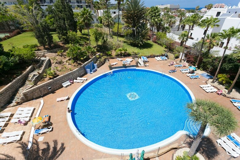 103. Apartment With Enchanting Pool View