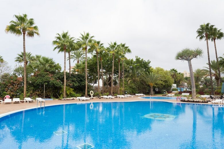 103. Apartment With Enchanting Pool View
