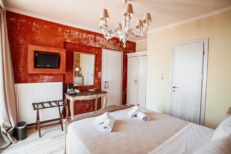 Lighthouse Hotel