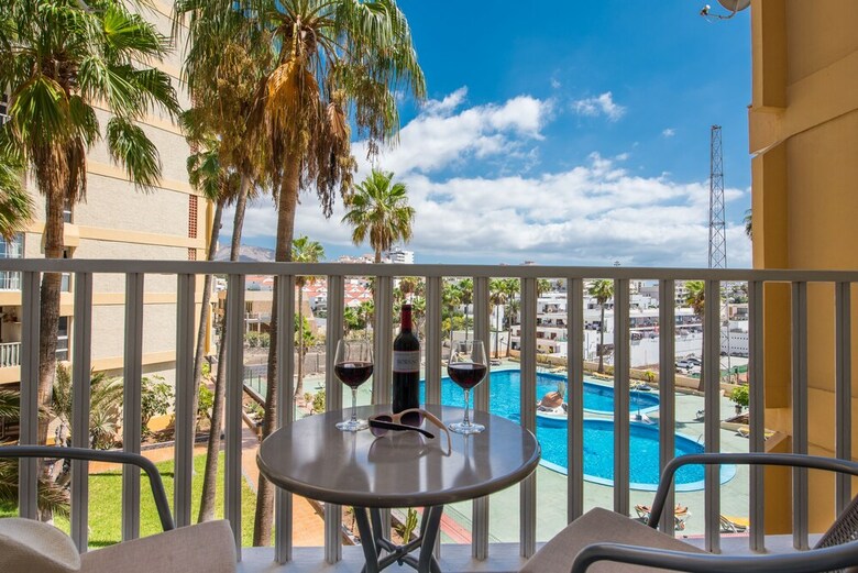 Y2f. Apartment With Pool View And Next To The Beach!