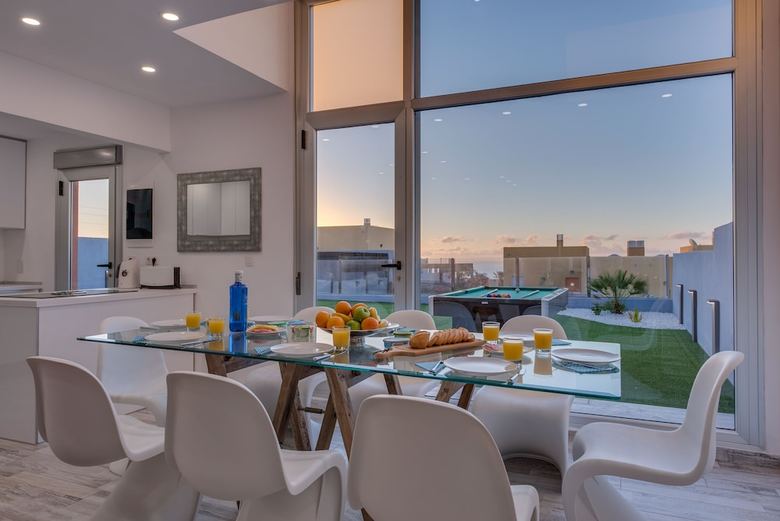 Villa Mario, Ocean View, Heated Pool