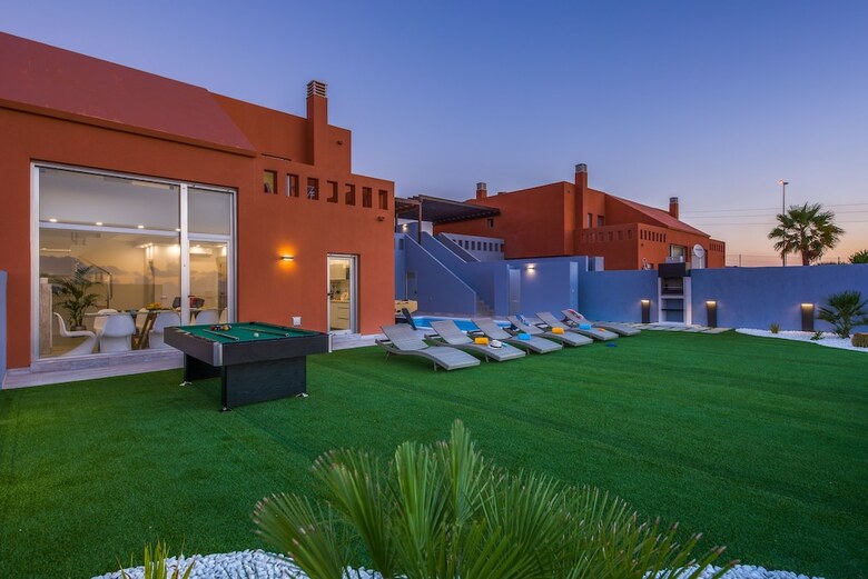 Villa Elena, Ocean View, Heated Pool