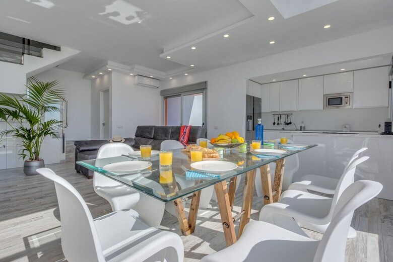 Villa Elena, Ocean View, Heated Pool