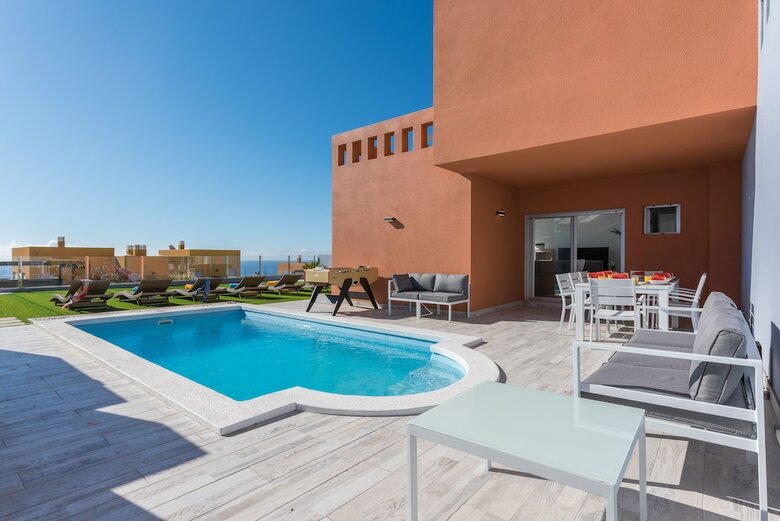 Villa Elena, Ocean View, Heated Pool