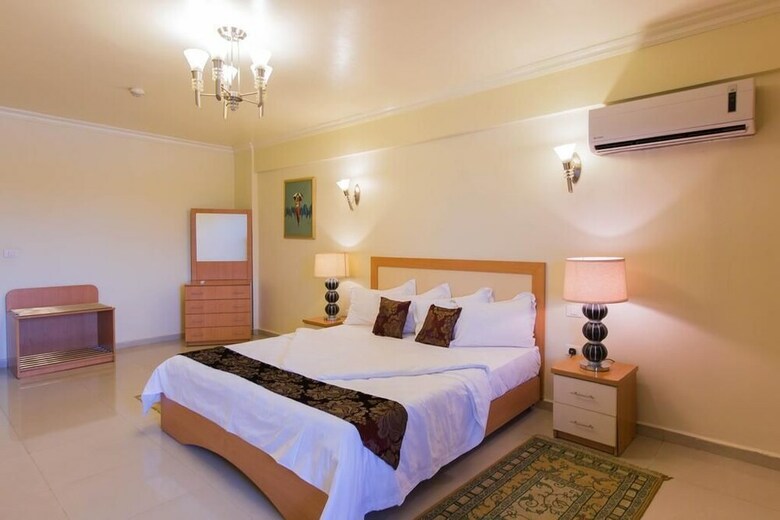 Hotel Maroko Bayshore Suites