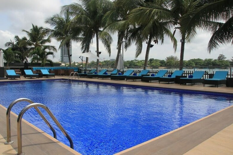 Hotel Maroko Bayshore Suites