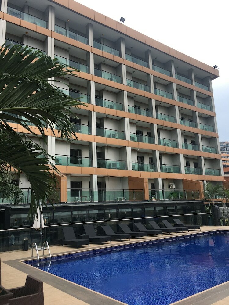 Hotel Maroko Bayshore Suites