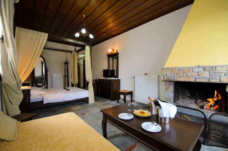 Atrapos Hotel