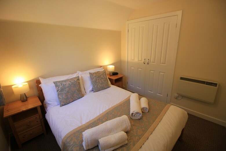 Cabana Burnbank Lodges
