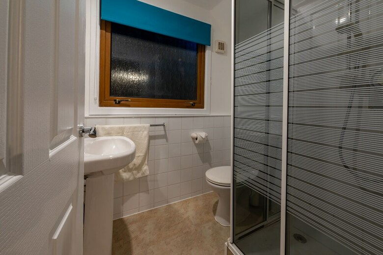 Cabana Burnbank Lodges