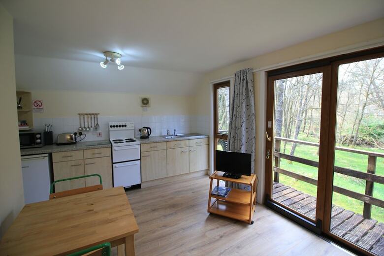 Cabana Burnbank Lodges