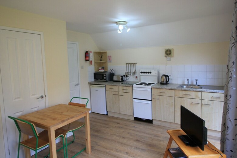 Cabana Burnbank Lodges