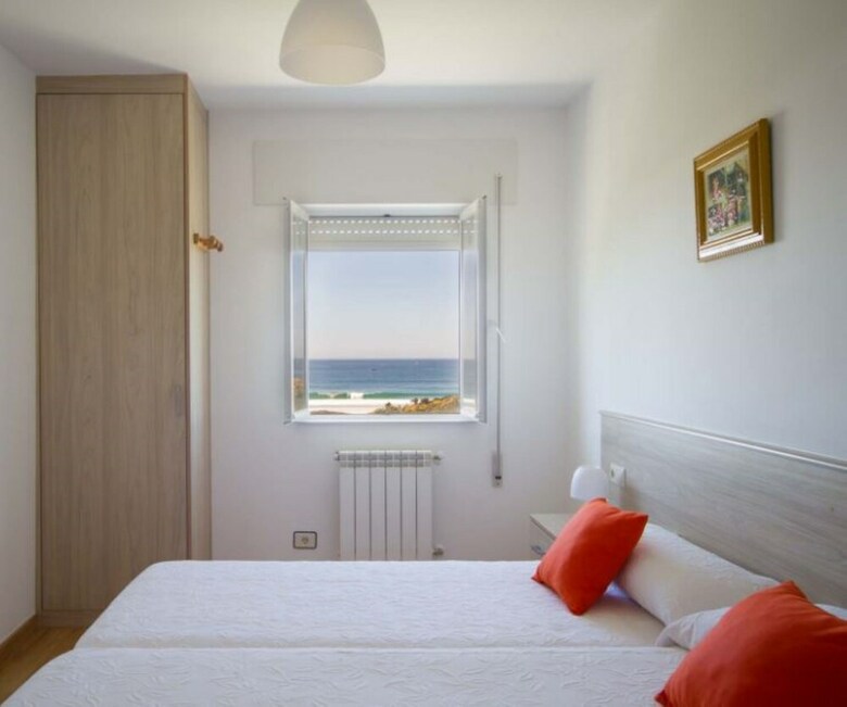 106401 - Apartment In Lari�o