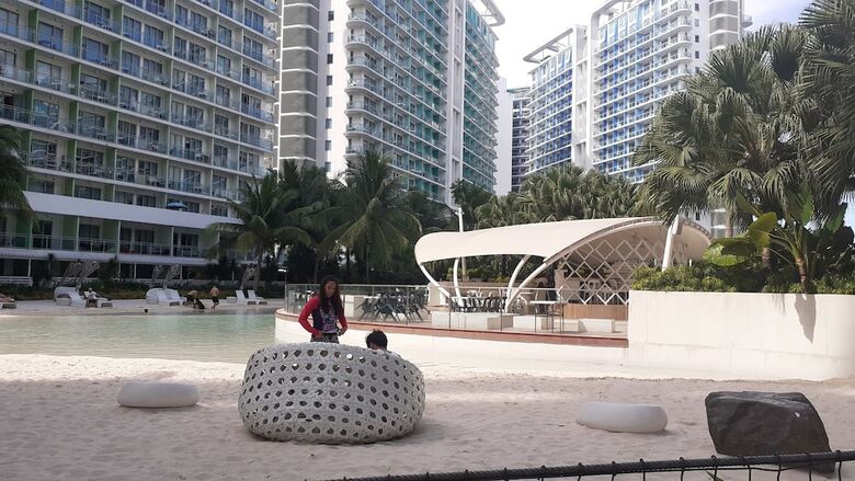 Azure Urban Resort Residences By Pol