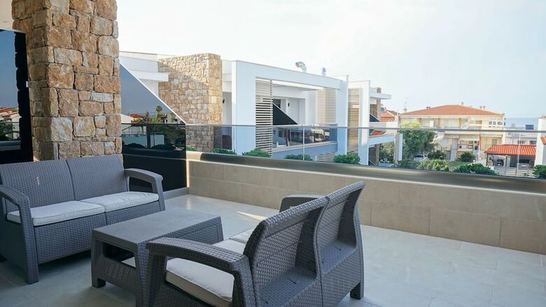 Agnes Deluxe Hotel