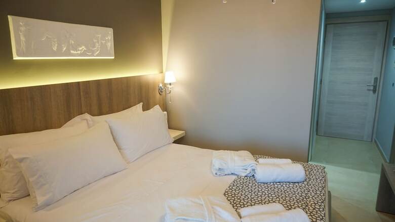 Agnes Deluxe Hotel