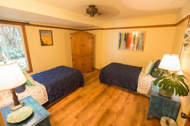 Hale Mauna Loa Lower - 11-3910 3rd St