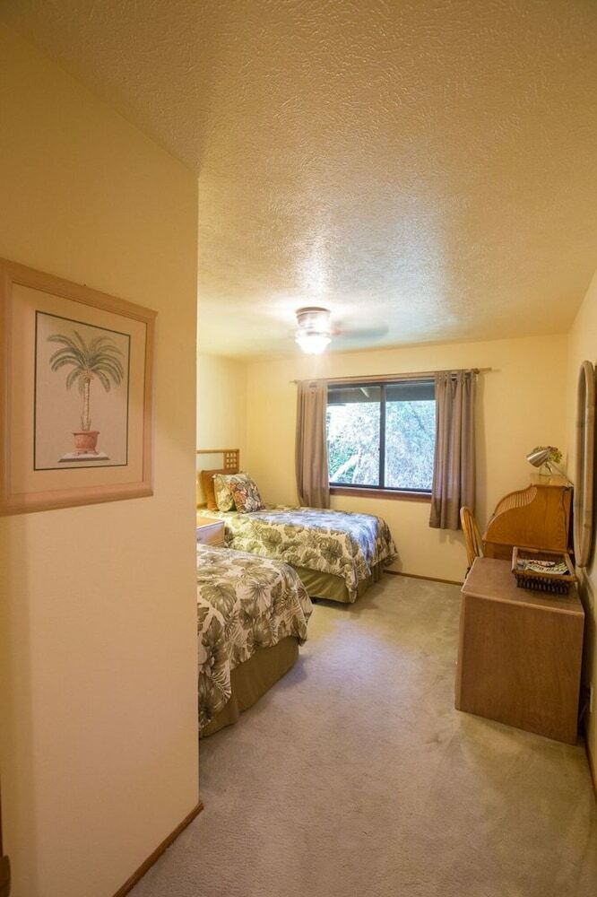Hale Mauna Loa Upper - 11-3910 3rd St