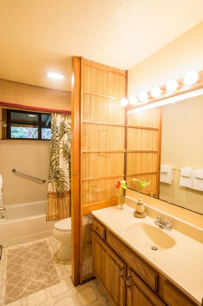 Hale Mauna Loa Upper - 11-3910 3rd St