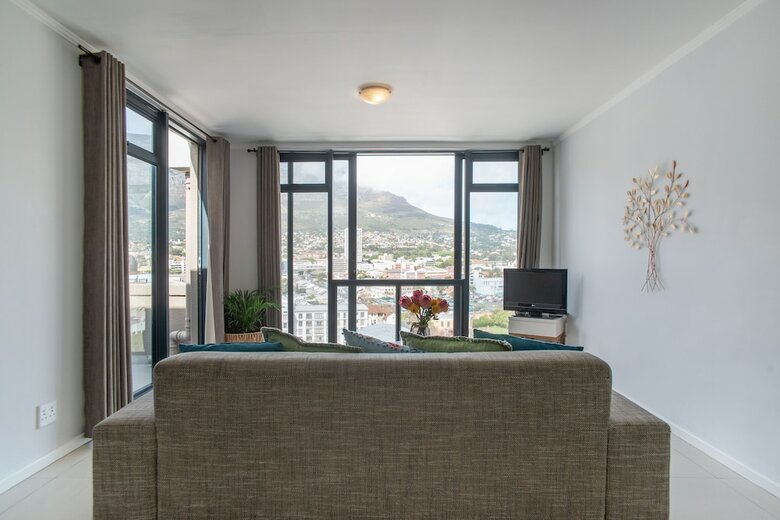Four Seasons Apartments