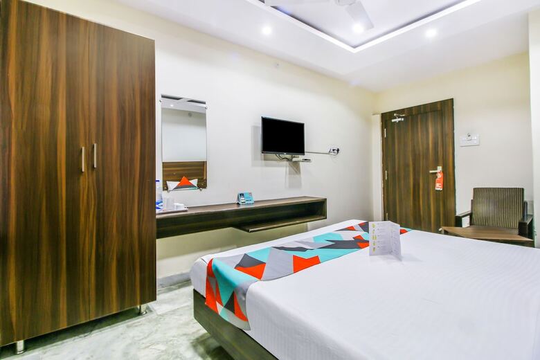 Fabhotel Srujana Inn