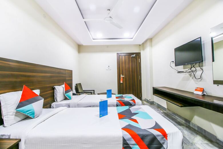Fabhotel Srujana Inn