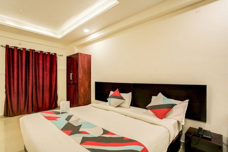 Hotel Fabexpress Pinpoint Inn