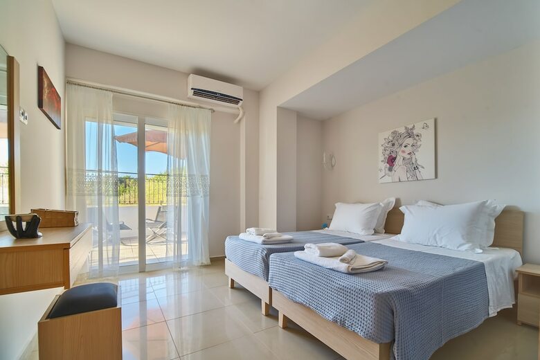 Villa Lake View Suites