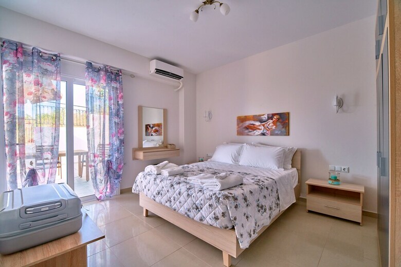Villa Lake View Suites