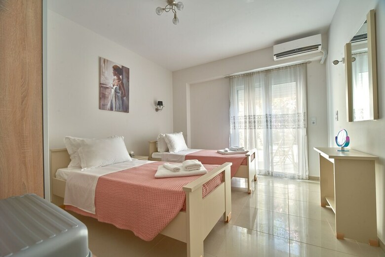Villa Lake View Suites