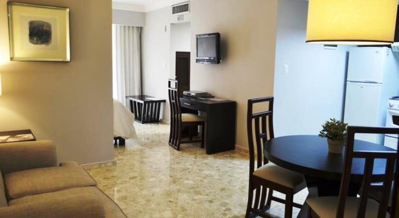 Hotel Plaza Florida Suites