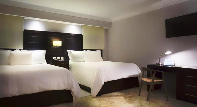 Hotel Plaza Florida Suites