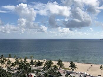 Hotel Bahia Mar Beach Resort