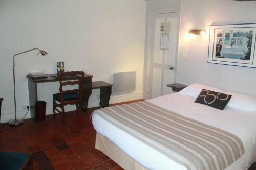 Hotel Logis Le Grand Monarque - Donzy
