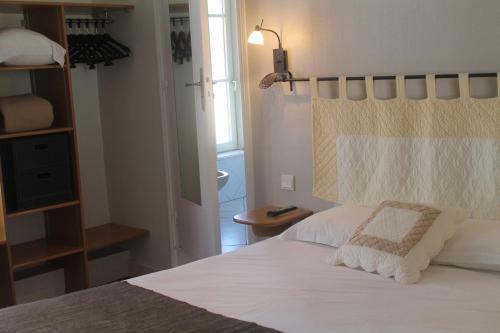 Hotel Logis Le Grand Monarque - Donzy