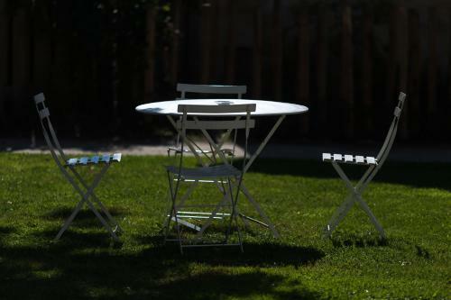 Hostal Les Cinq Sens Du Ch�teau Mayne Lalande