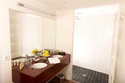 Hostal Les Cinq Sens Du Ch�teau Mayne Lalande