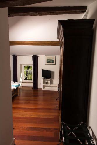 Hostal Les Cinq Sens Du Ch�teau Mayne Lalande