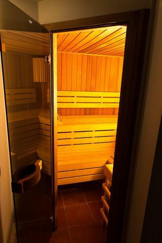 Hostal Les Cinq Sens Du Ch�teau Mayne Lalande