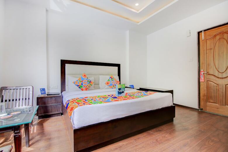 Hotel Fabescape River Regency