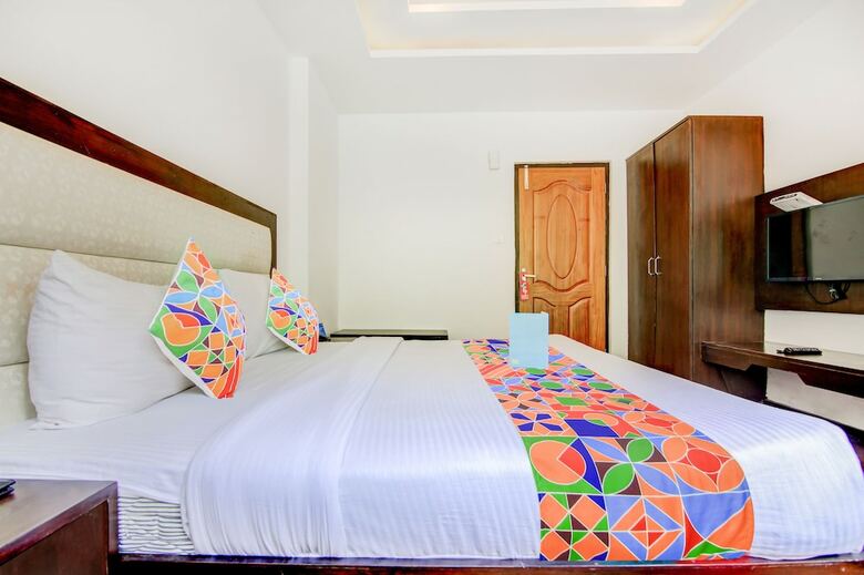 Hotel Fabescape River Regency