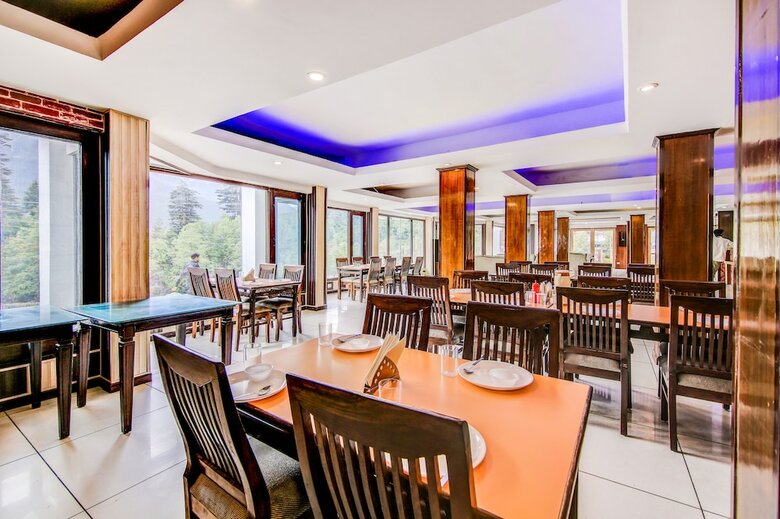 Hotel Fabescape River Regency