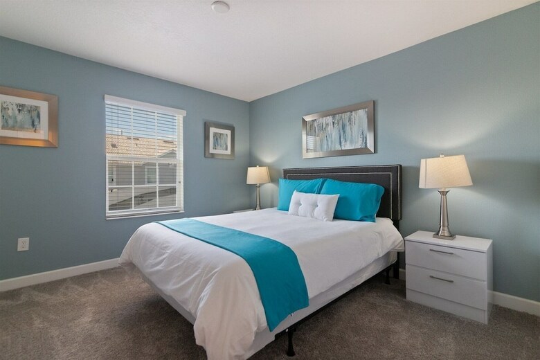 4br 3ba Town Home In Storey Lake