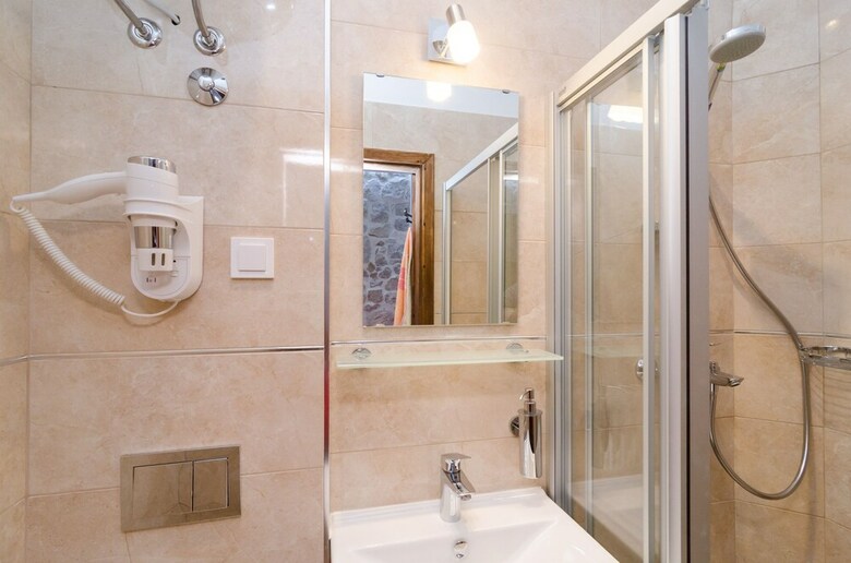 Hotel Eddie�s Sea View Rooms